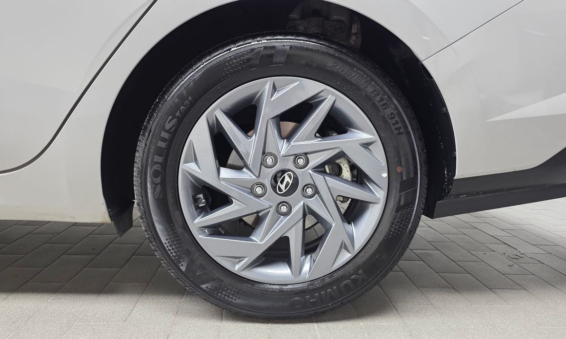 Hyundai AVANTE 2024