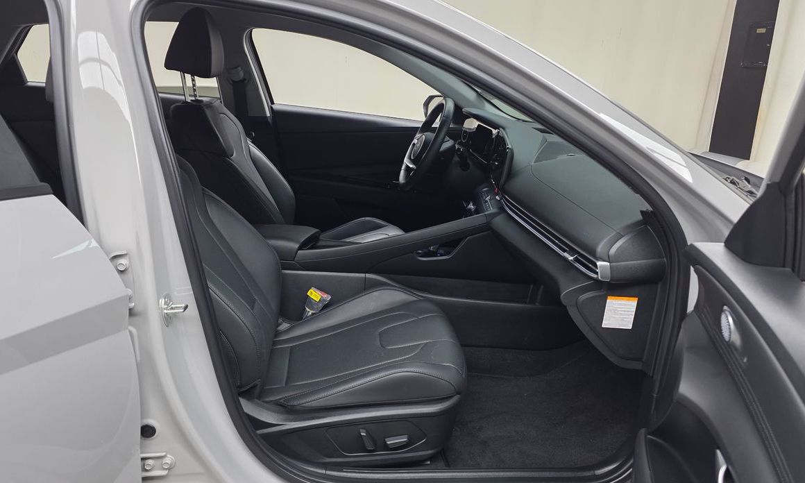 Hyundai AVANTE 2024