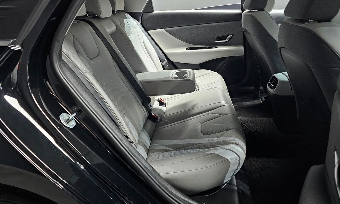 Hyundai AVANTE 2021