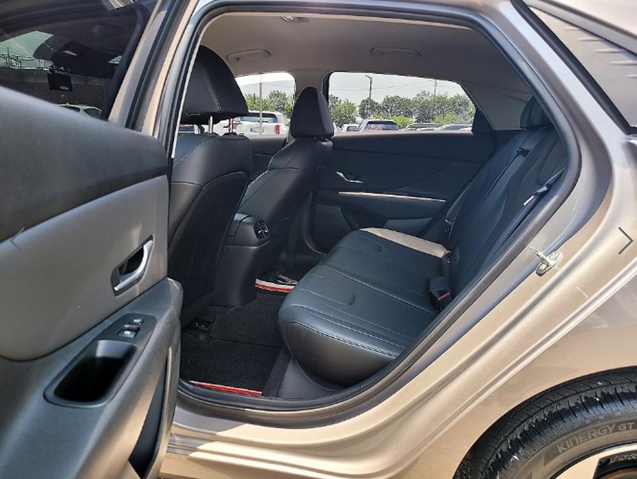Hyundai AVANTE 2023