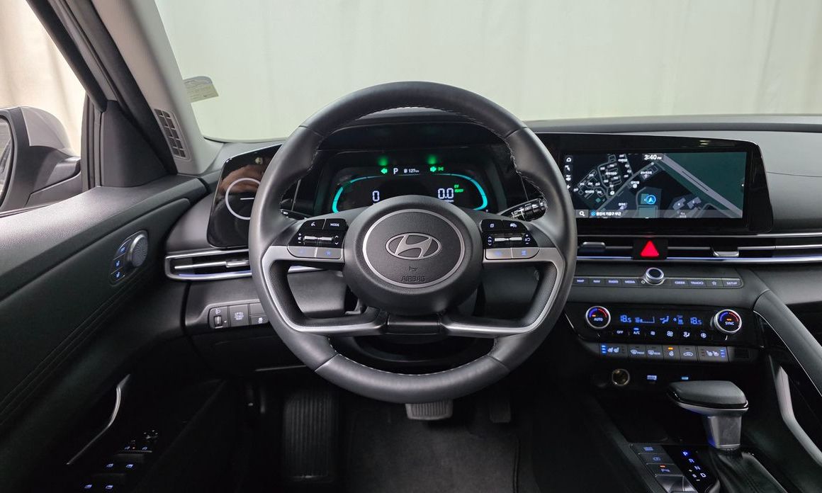 Hyundai AVANTE 2024
