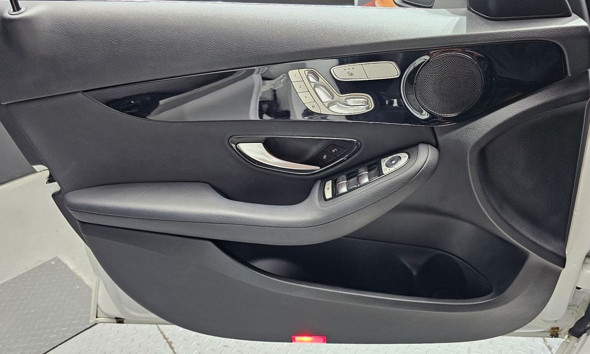 Mercedes-Benz C-Class 2019