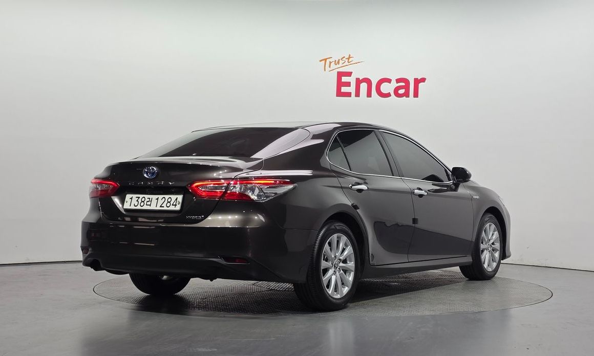 Toyota Camry 2021