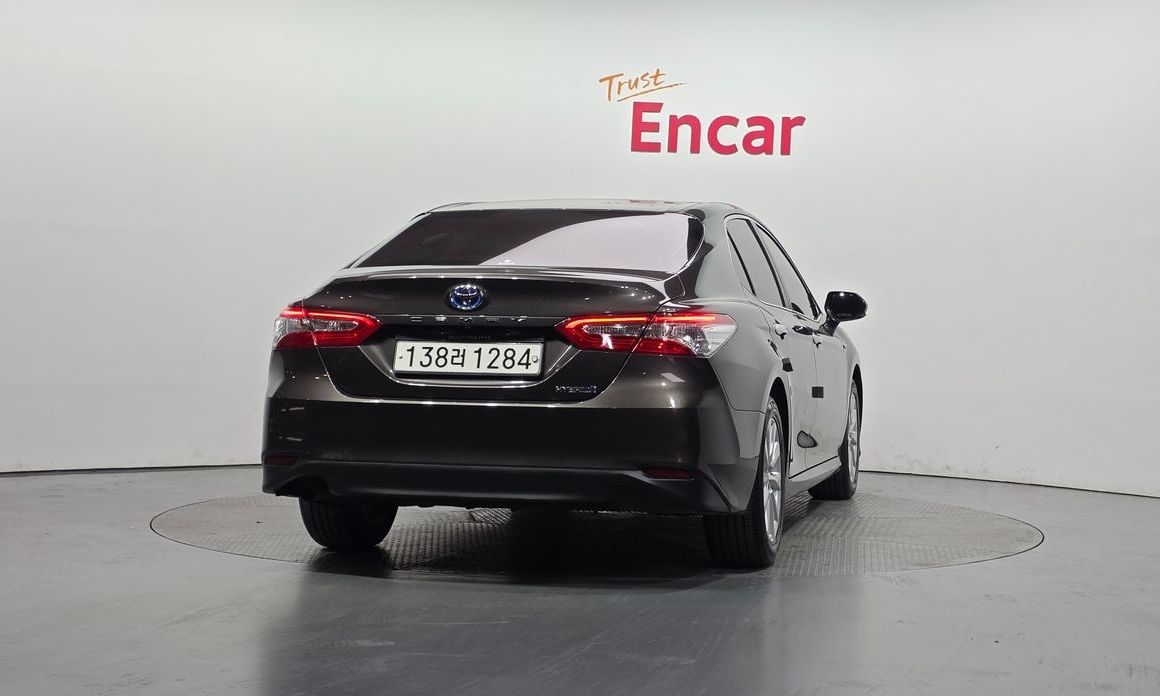 Toyota Camry 2021