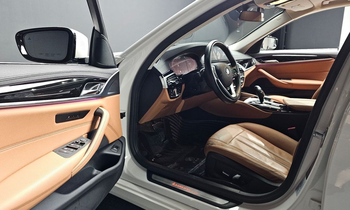 BMW 5-Series 2020