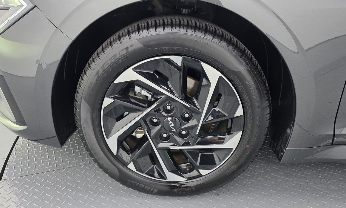 Kia K5 2025