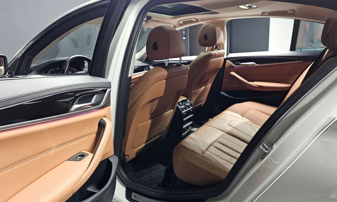 BMW 5-Series 2020