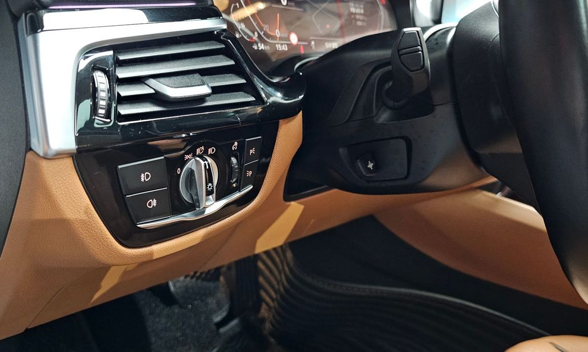 BMW 5-Series 2020
