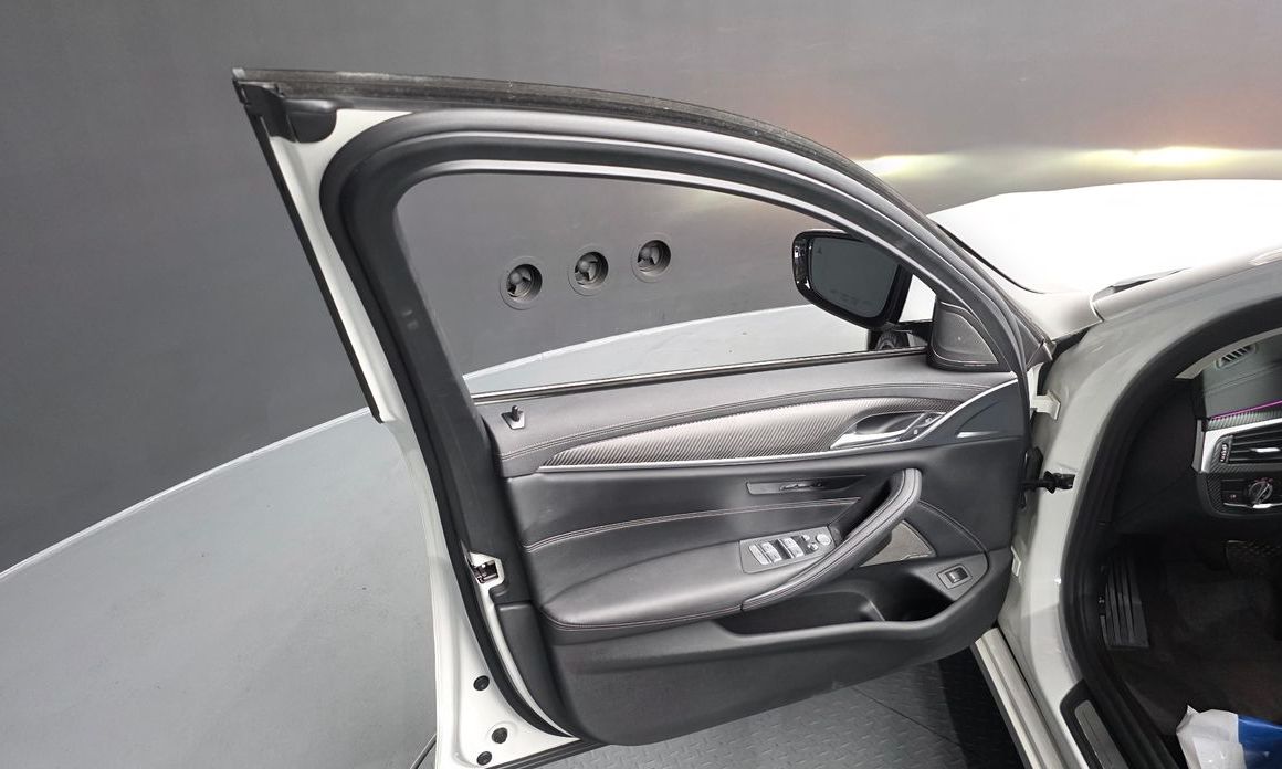 BMW 5-Series 2021