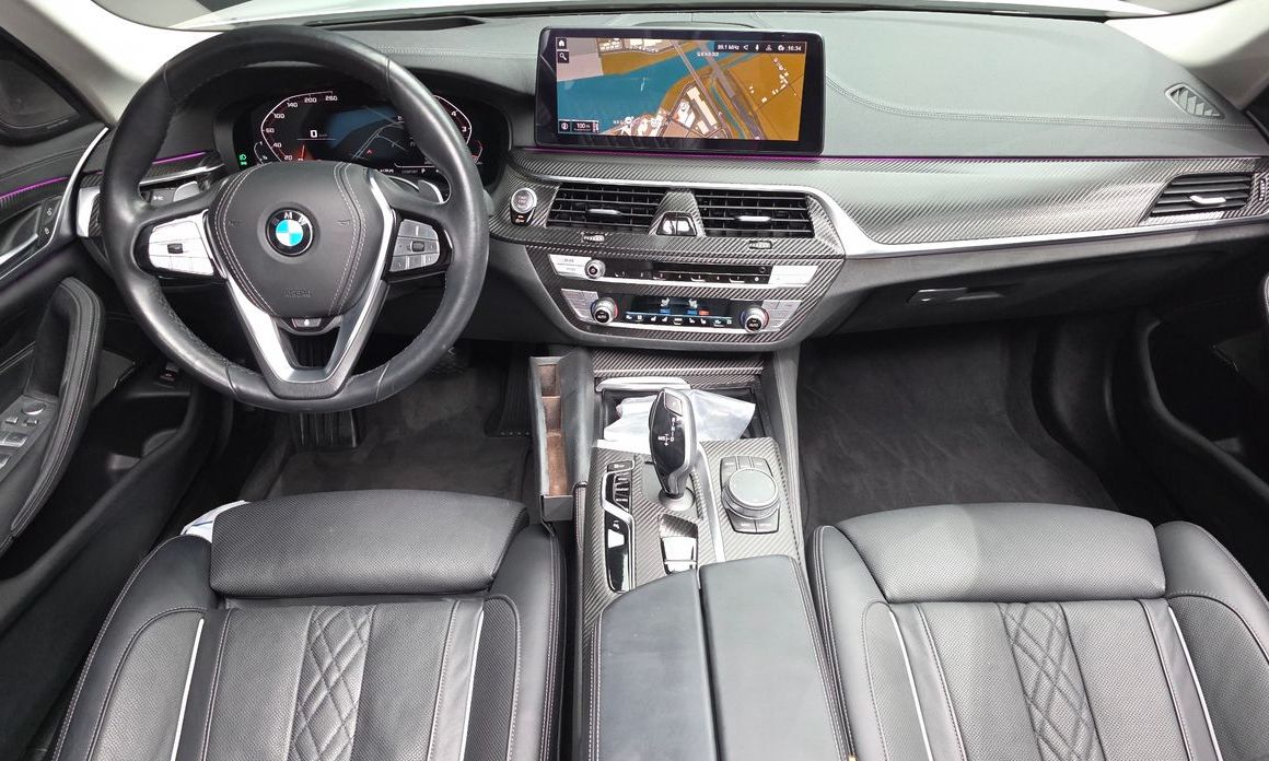 BMW 5-Series 2021