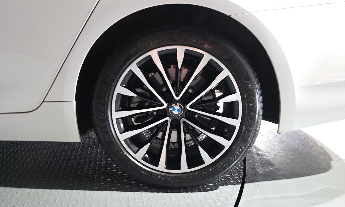 BMW 5-Series 2021
