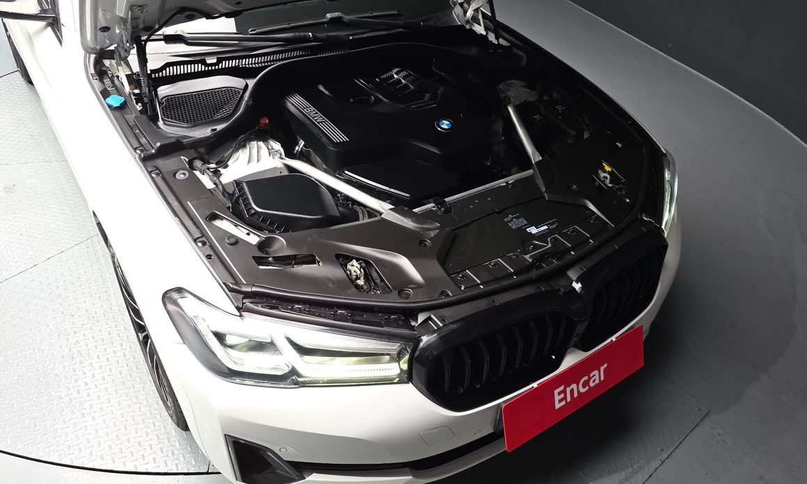 BMW 5-Series 2021