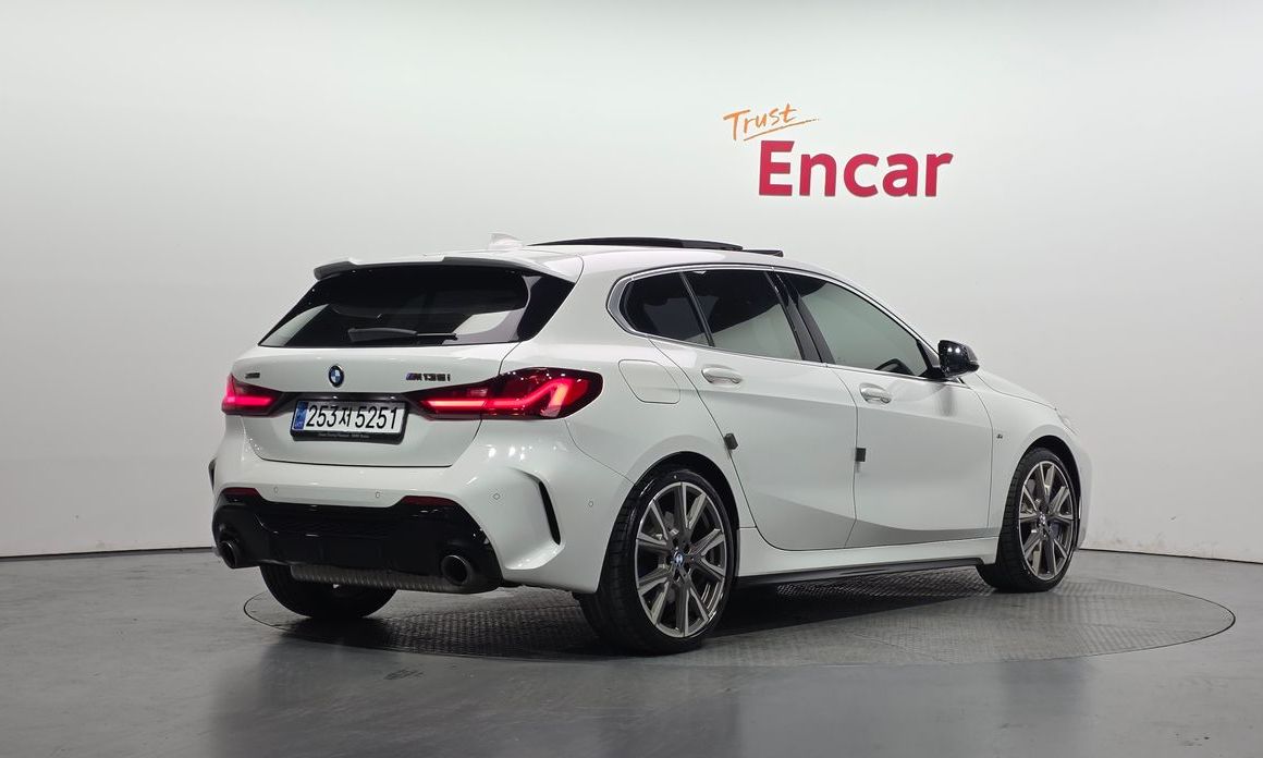 BMW 1-Series 2023