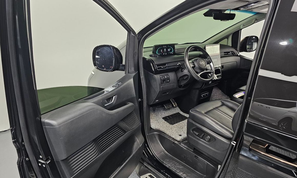 Hyundai Staria 2025