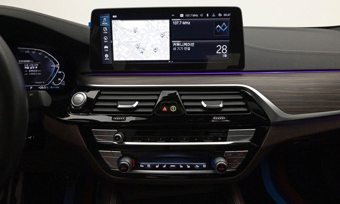 BMW 5-Series 2021