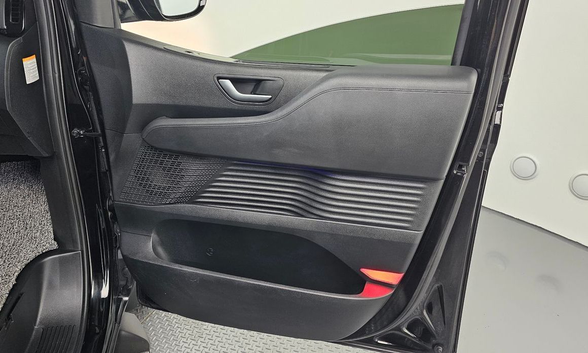 Hyundai Staria 2025