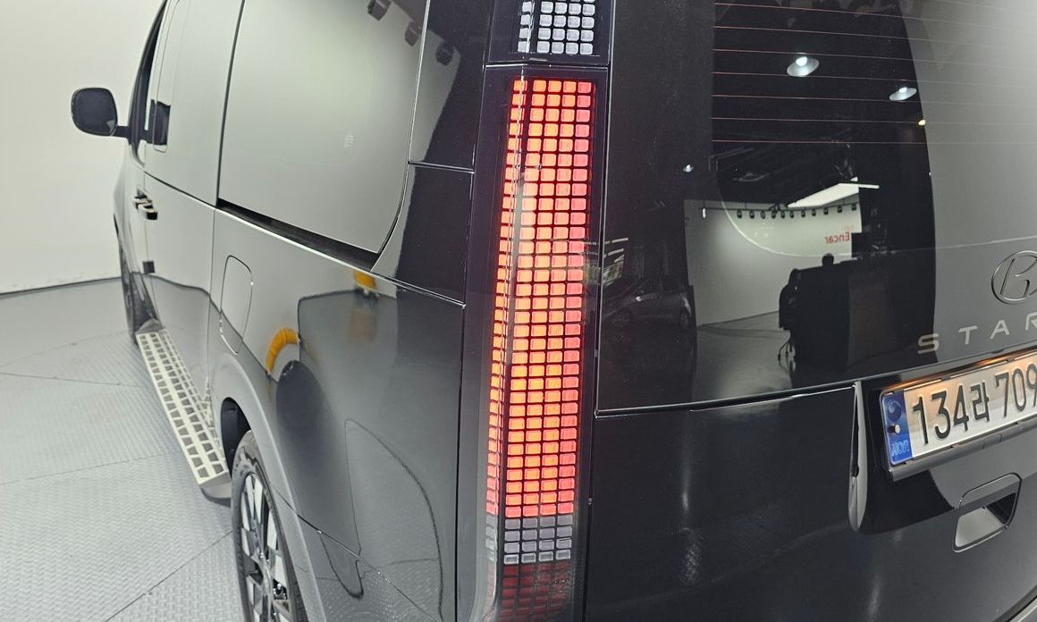 Hyundai Staria 2025