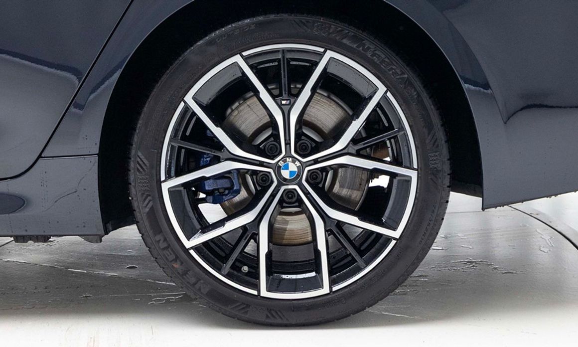 BMW 5-Series 2021