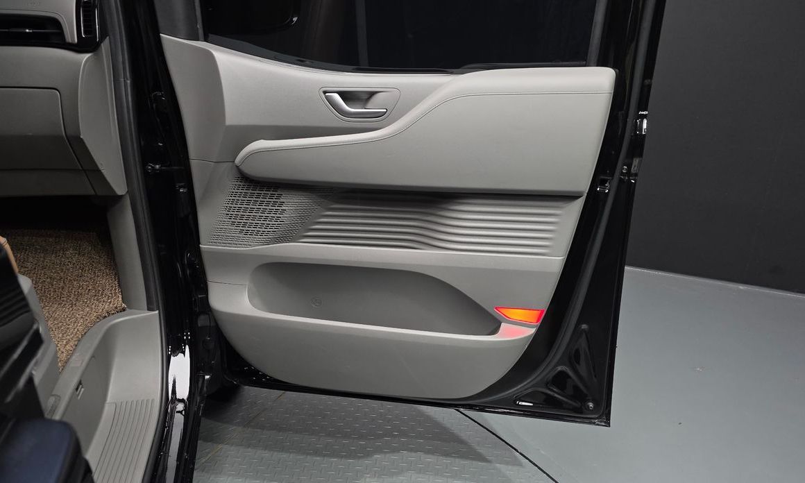 Hyundai Staria 2025