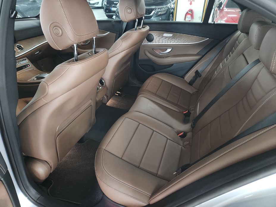 Mercedes-Benz E-Class 2022