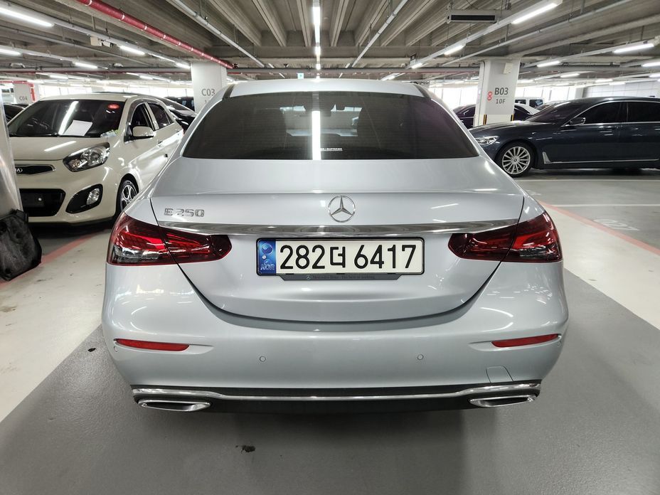 Mercedes-Benz E-Class 2022