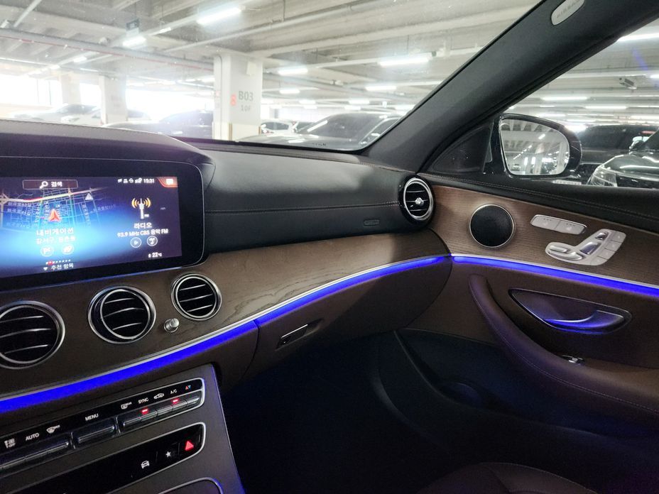 Mercedes-Benz E-Class 2022