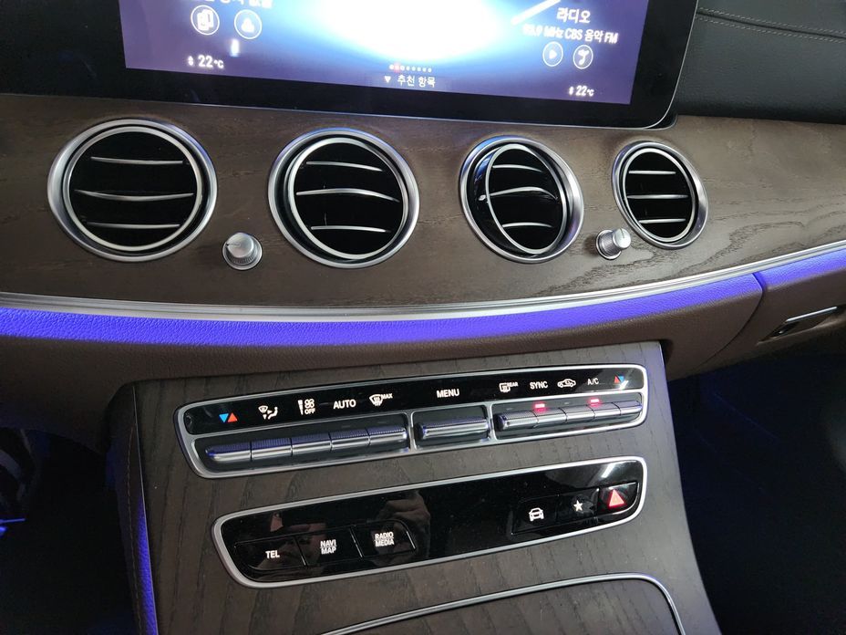 Mercedes-Benz E-Class 2022
