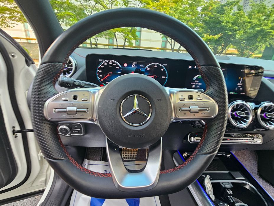 Mercedes-Benz EQA 2024