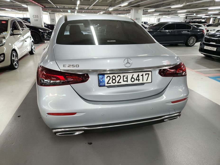 Mercedes-Benz E-Class 2022