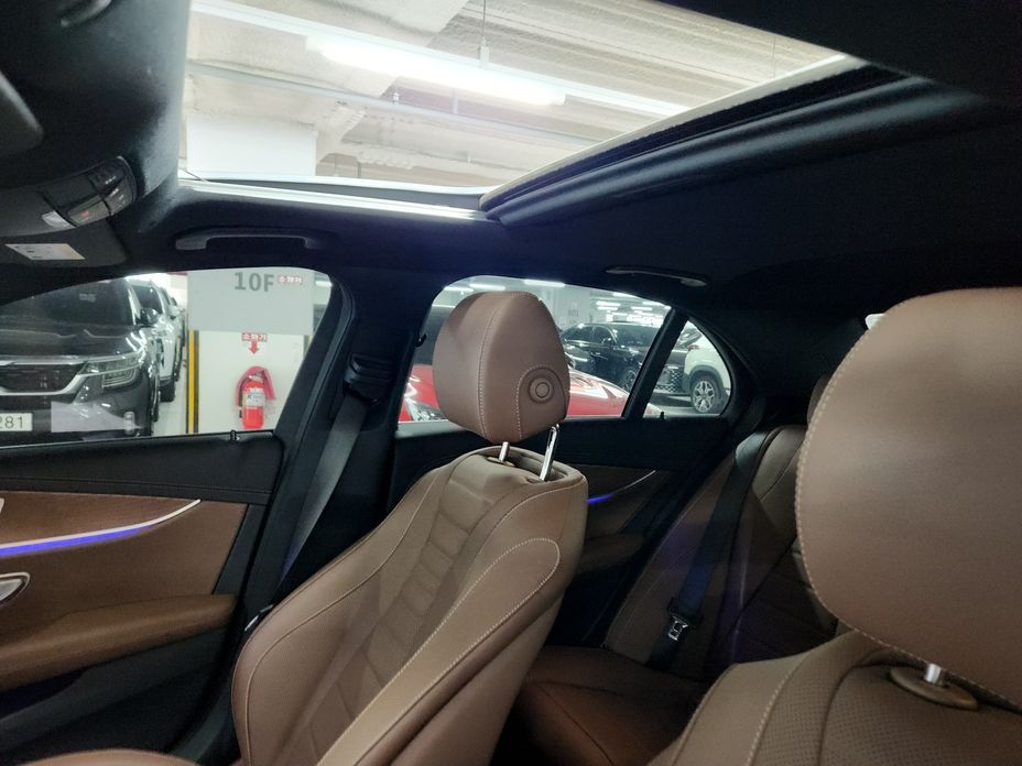 Mercedes-Benz E-Class 2022