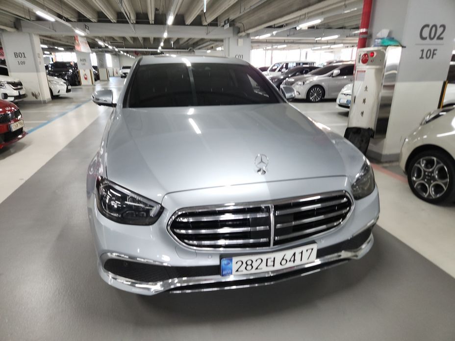 Mercedes-Benz E-Class 2022