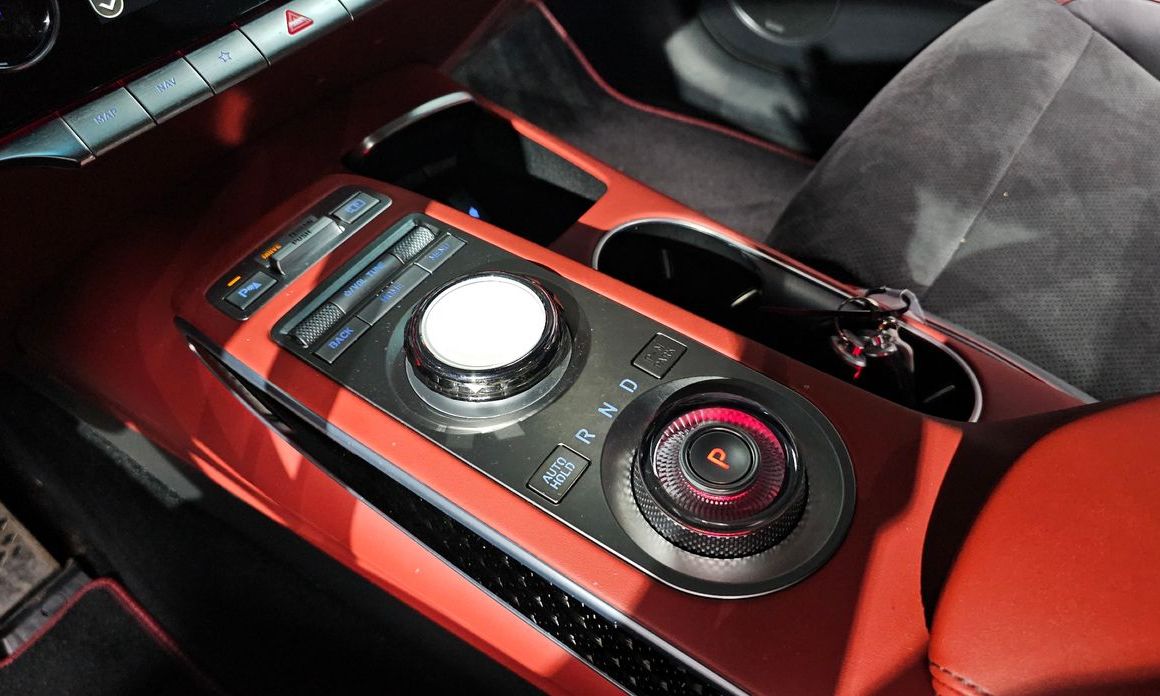 Genesis GV70 2024