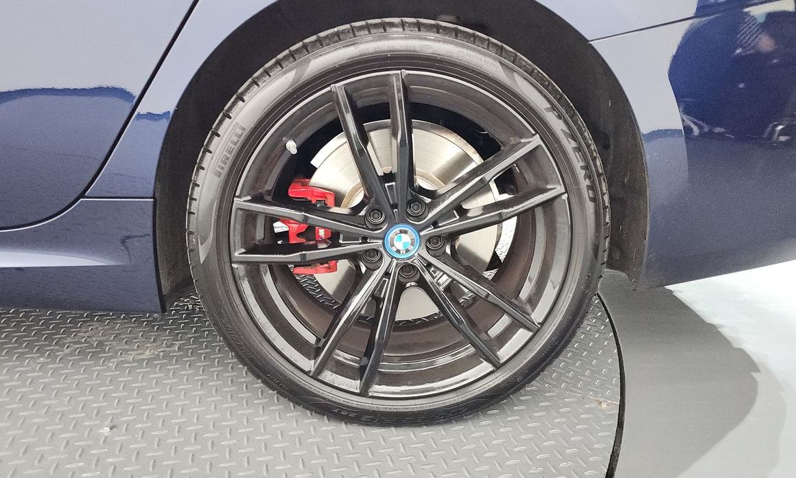 BMW 3-Series 2023
