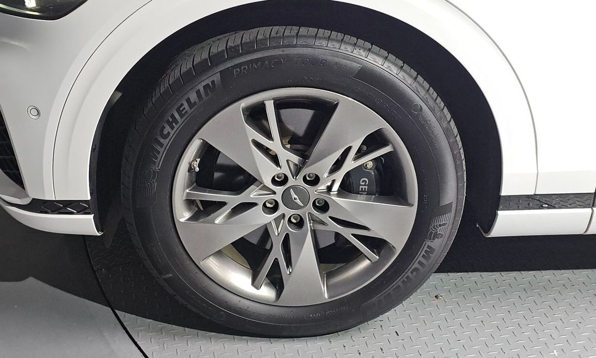 Genesis GV70 2024