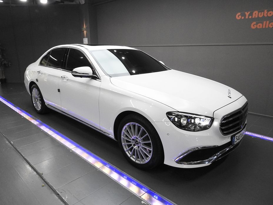 Mercedes-Benz E-Class 2022