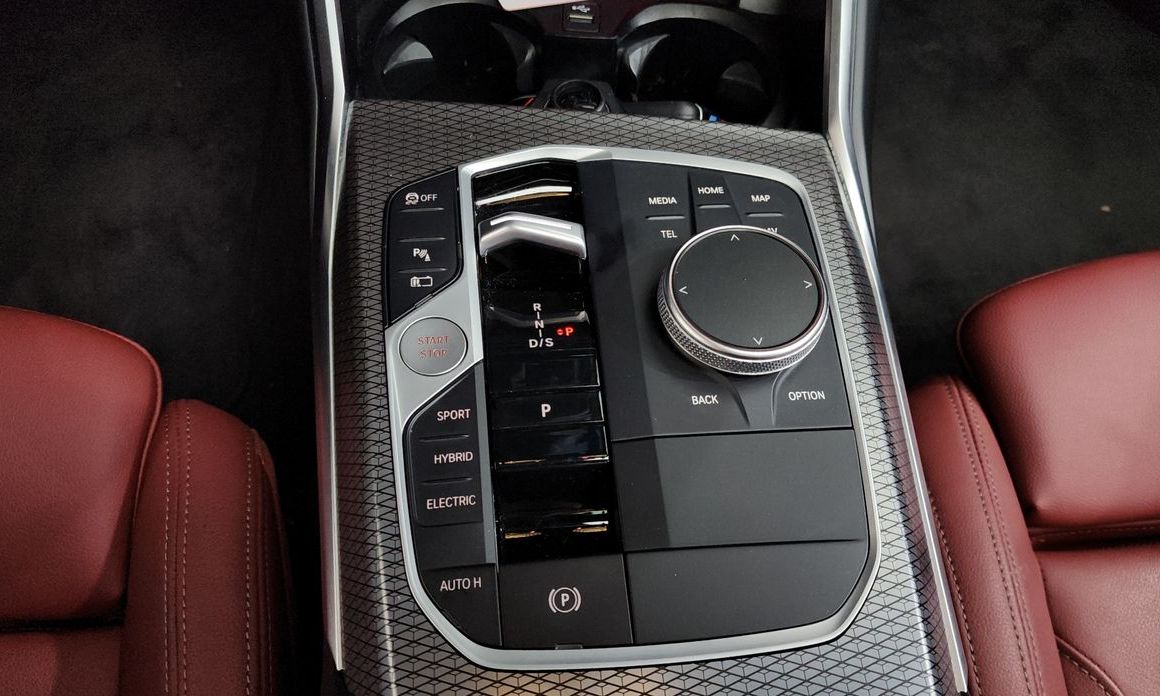 BMW 3-Series 2023