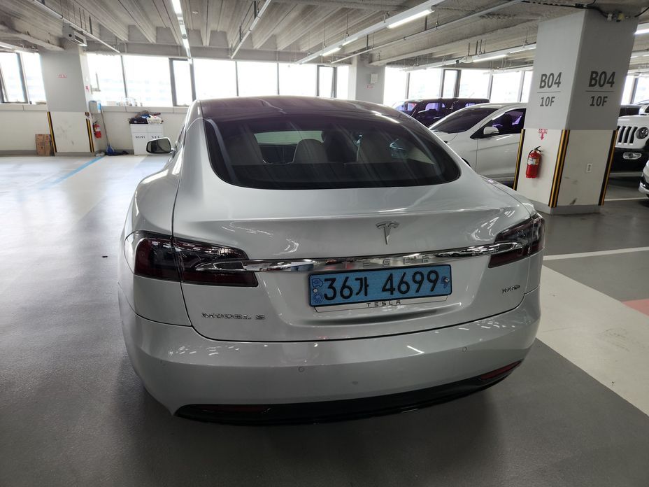 Tesla Model S 2017