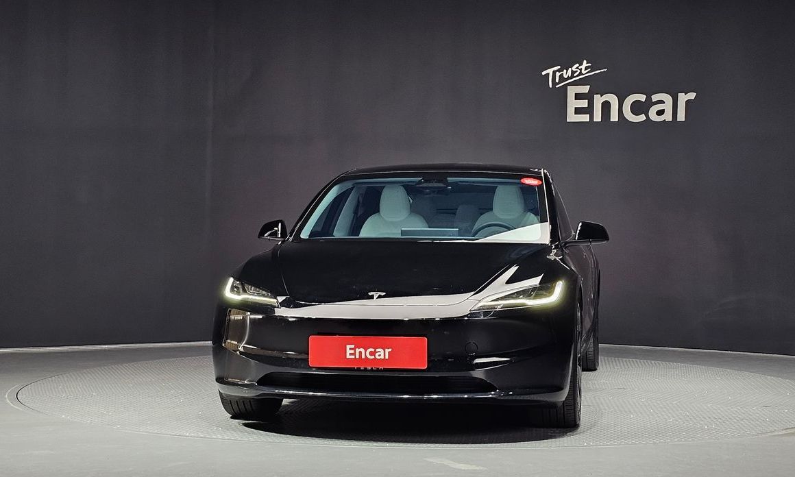 Tesla Model 3 2024