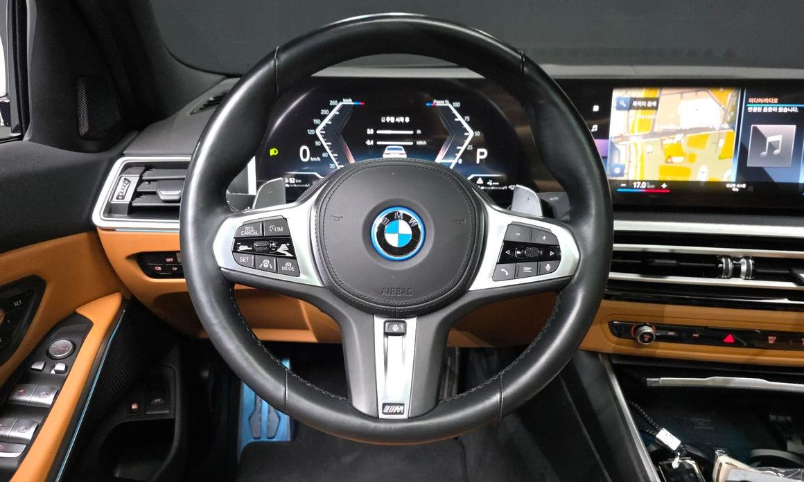 BMW 3-Series 2023