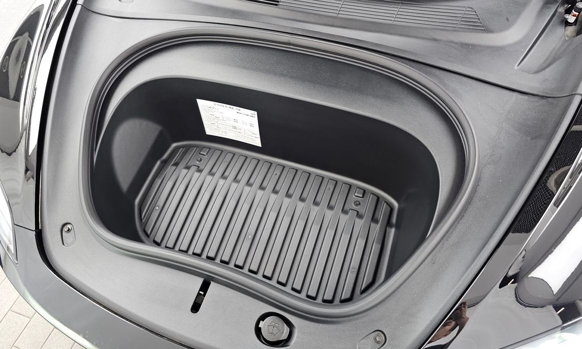 Tesla Model 3 2024