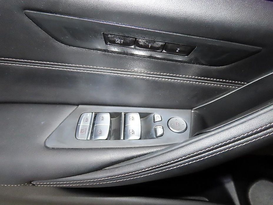 BMW 5-Series 2023