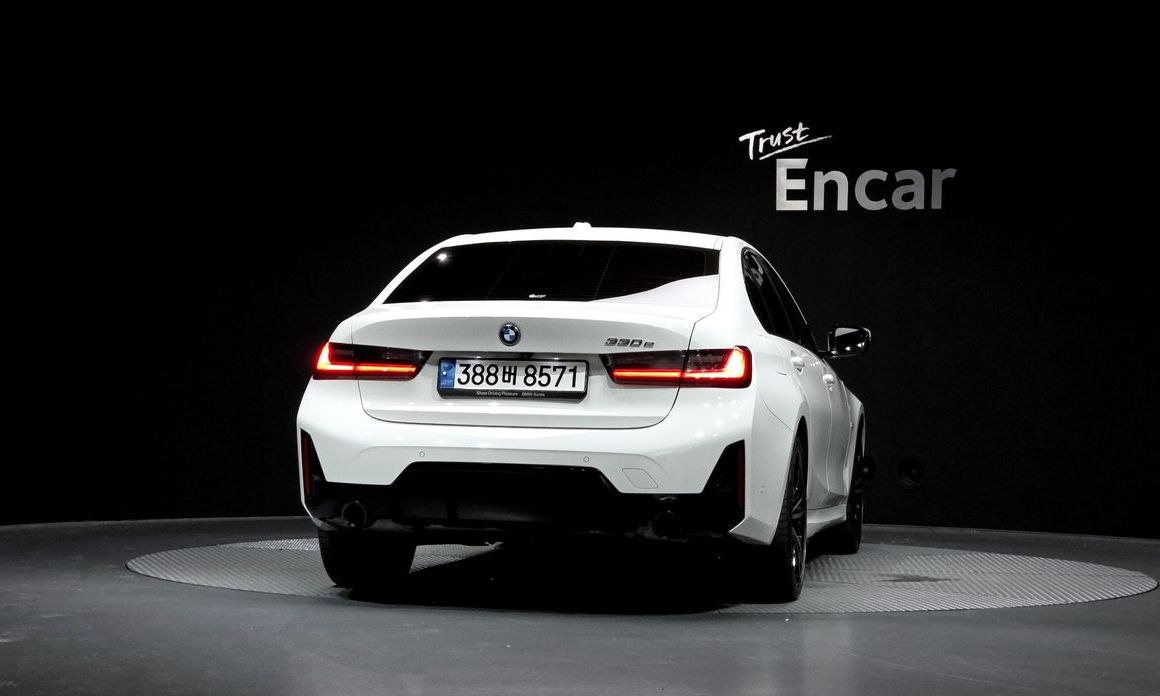 BMW 3-Series 2023