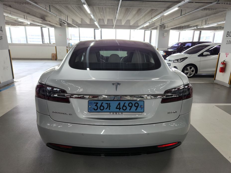 Tesla Model S 2017