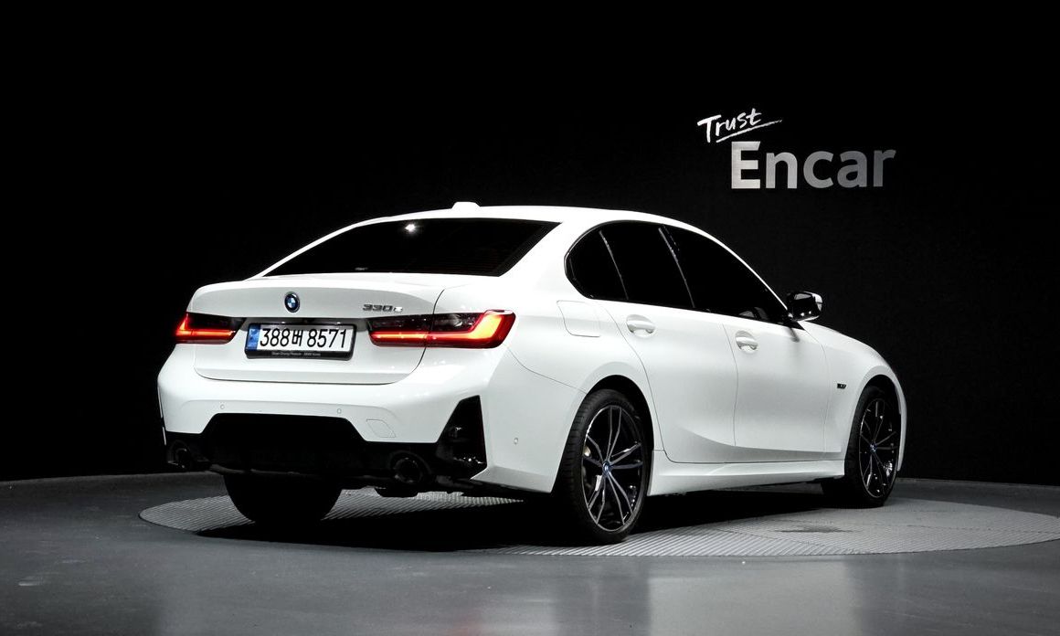 BMW 3-Series 2023
