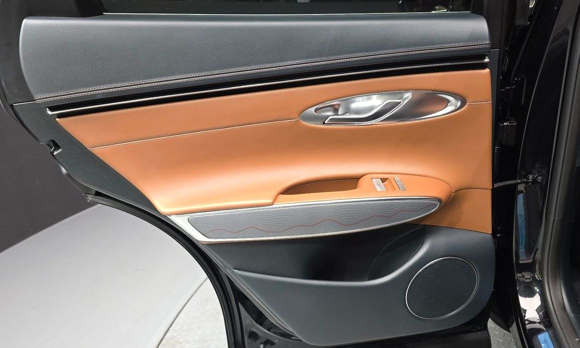 Genesis GV70 2024