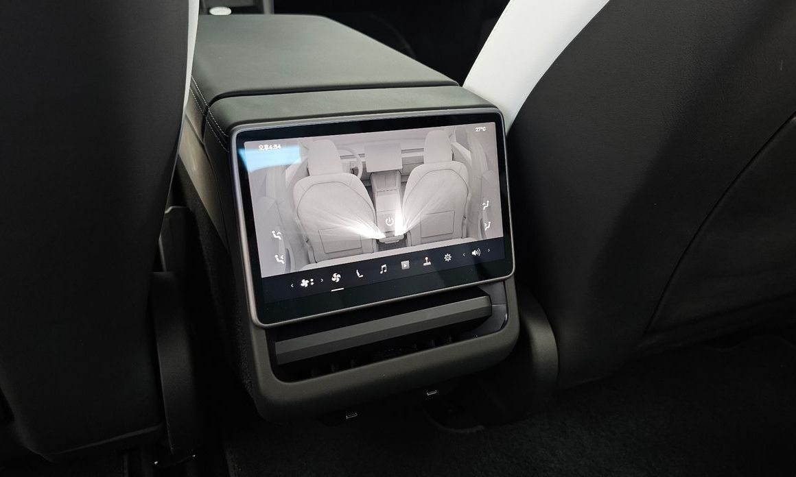 Tesla Model 3 2024