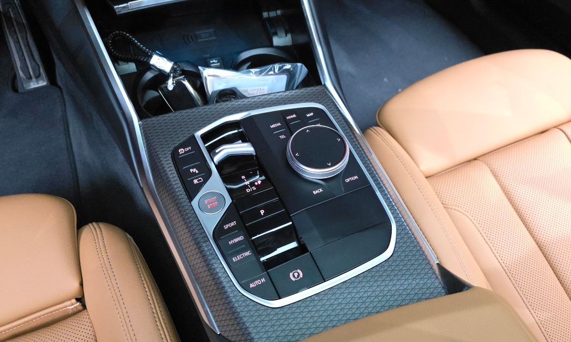 BMW 3-Series 2023