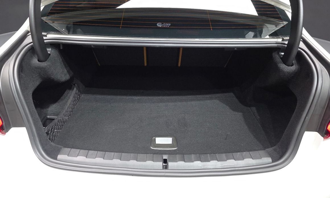 BMW 3-Series 2023