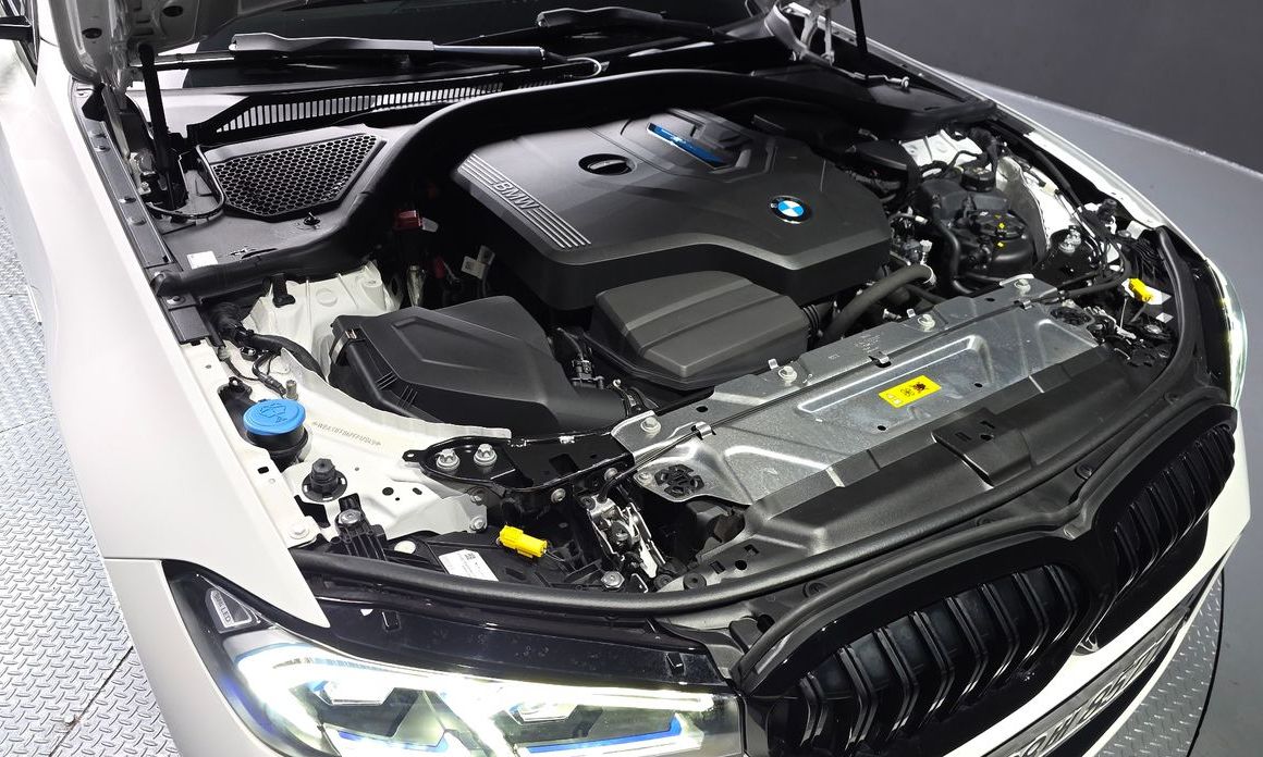 BMW 3-Series 2023