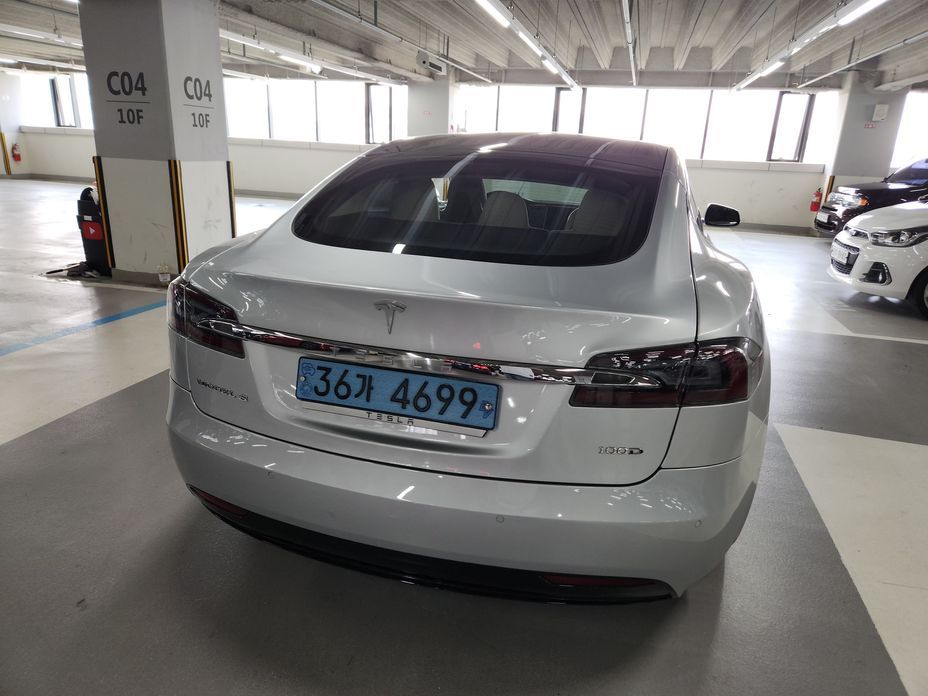 Tesla Model S 2017